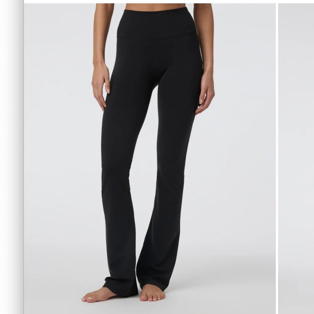 Vuori AllTheFeels Slim Flare Pants – Short, Size M, Excellent Condition
